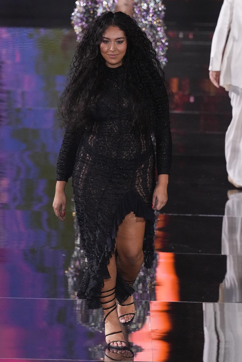 Défilé L oreal paris Prêt à porter PrintempsEté 2024